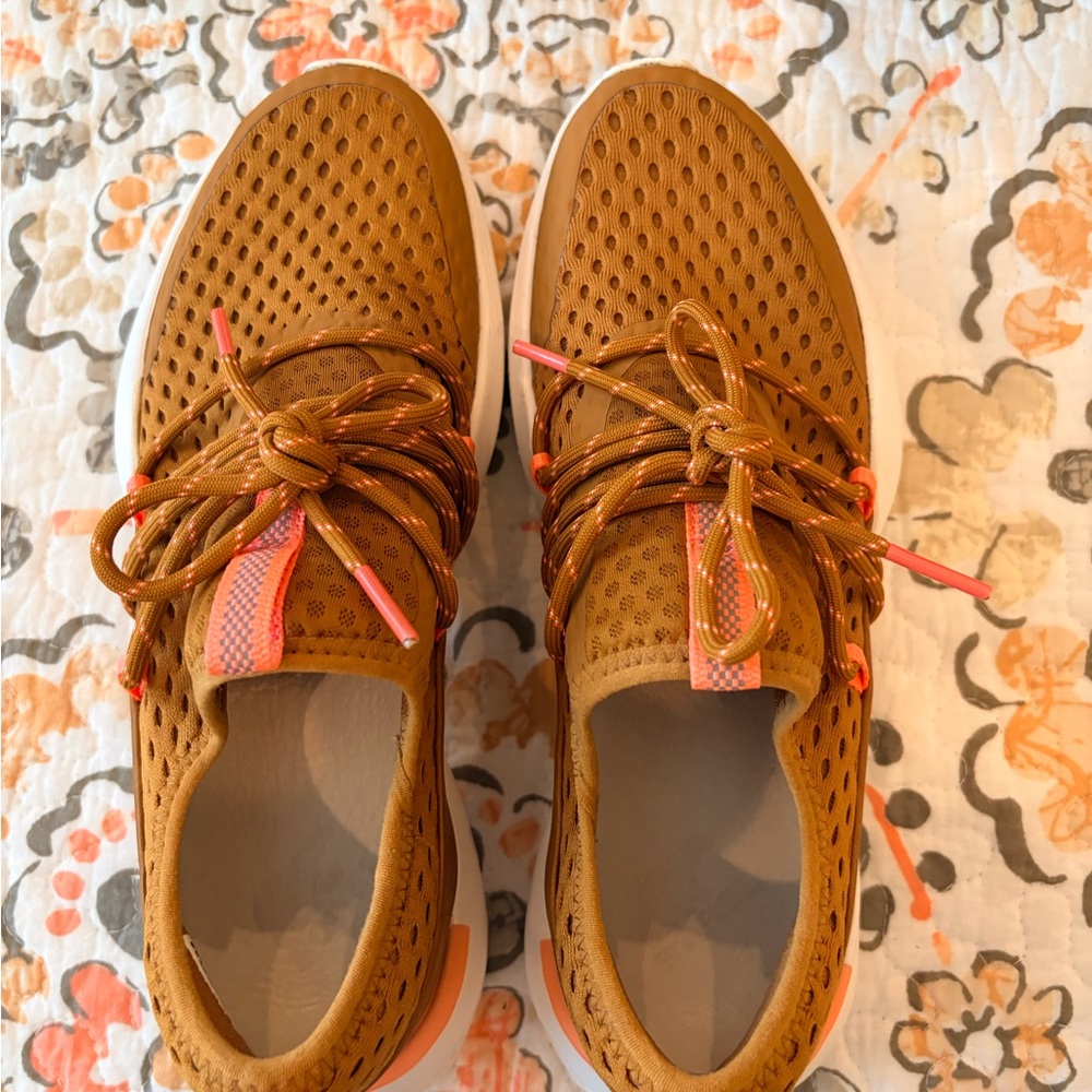 Sorel kinetic impact Brown Sneaker with Orange Accents and White Sole 6.5 - Picture 8 of 9